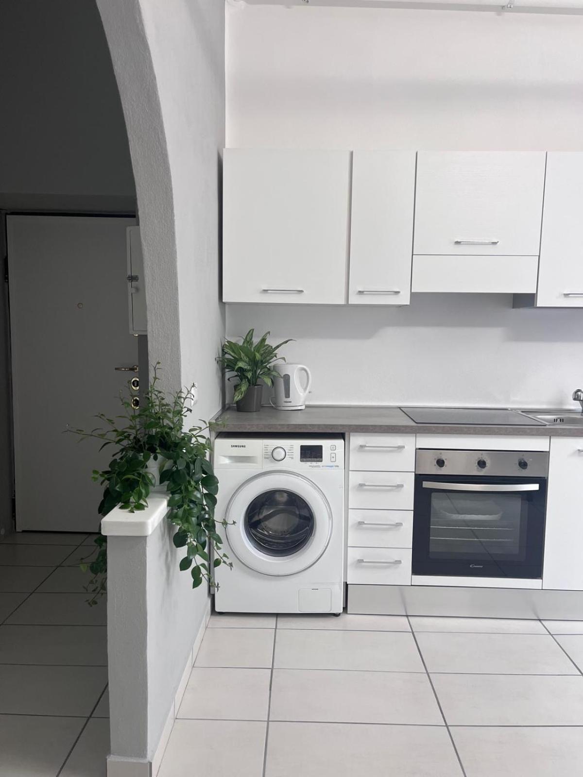 Casa Castagna Appartamento - Леко Екстериор снимка